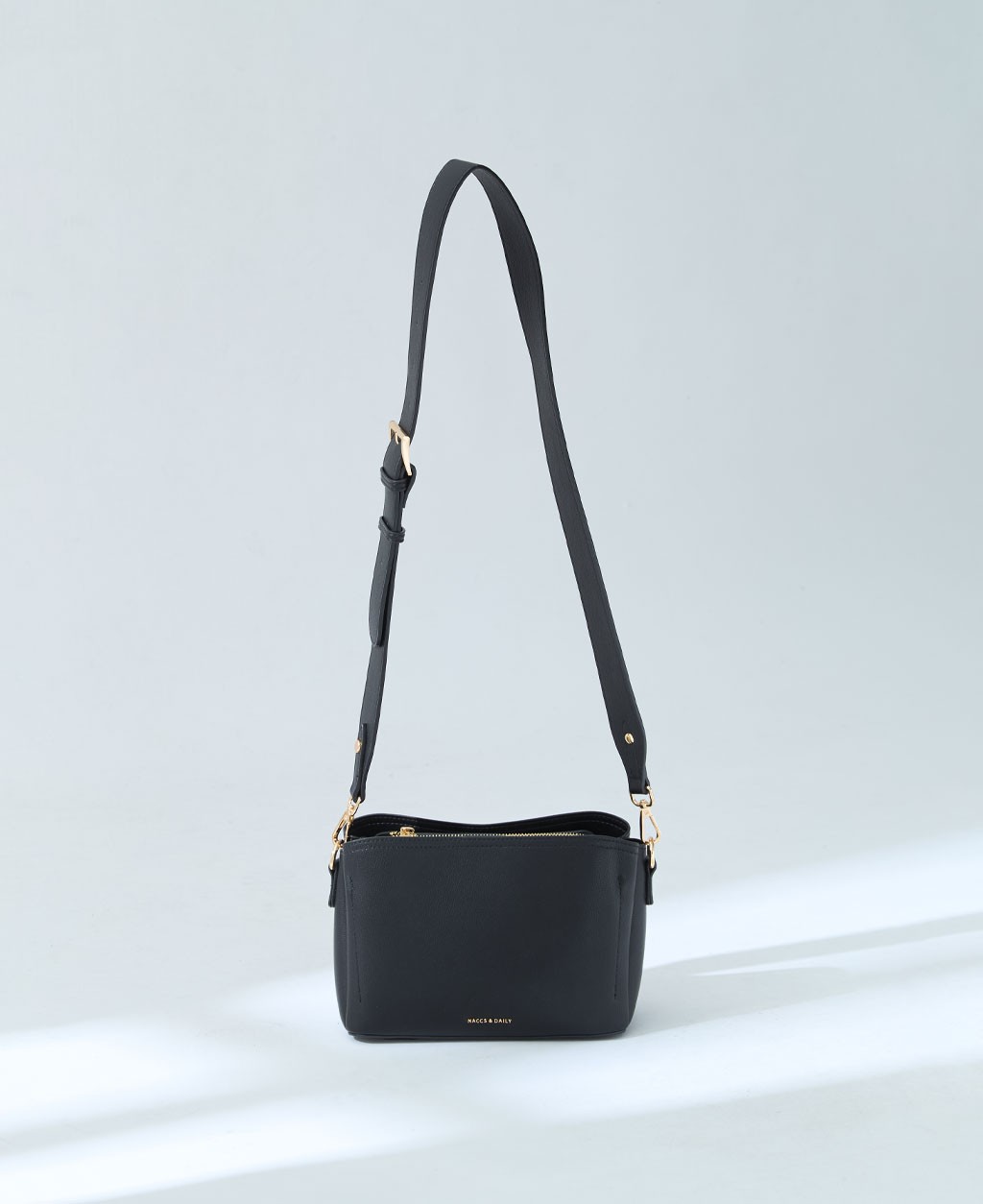 Lightweight wide crossbody bag
