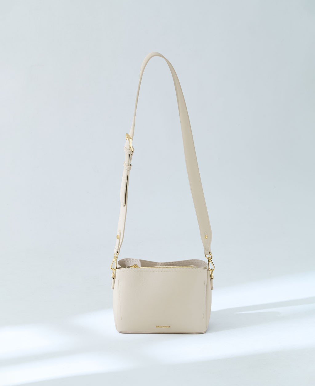 Lightweight wide crossbody bag